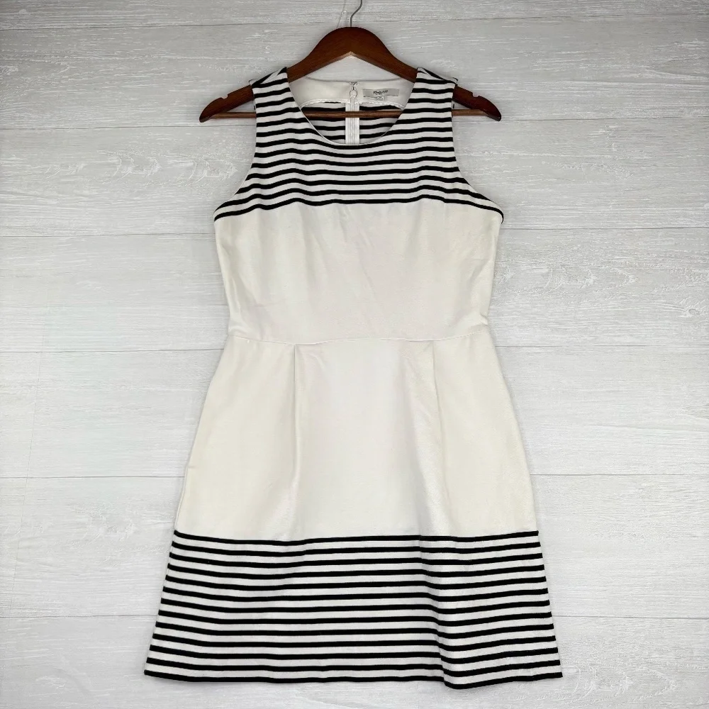 Madewell White and Navy Striped Sleeveless Dress Style# C3446 Size Medium - Picture 2 of 7